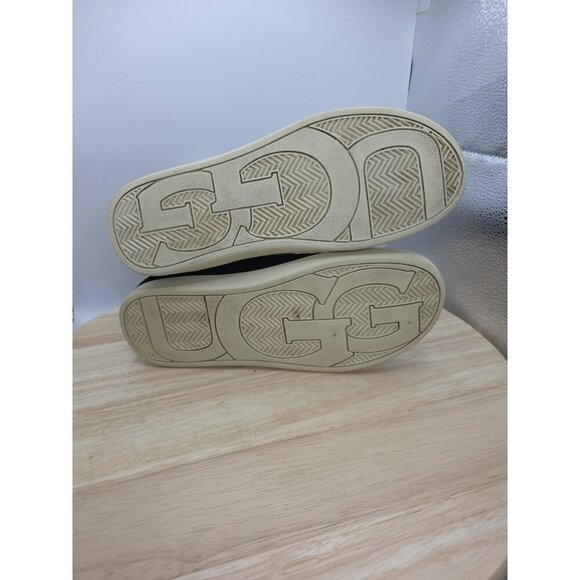 Ugg - Barley Boot - Kids - Size 4 - Suede - black - Shearling Inner Lining - Picture 8 of 9